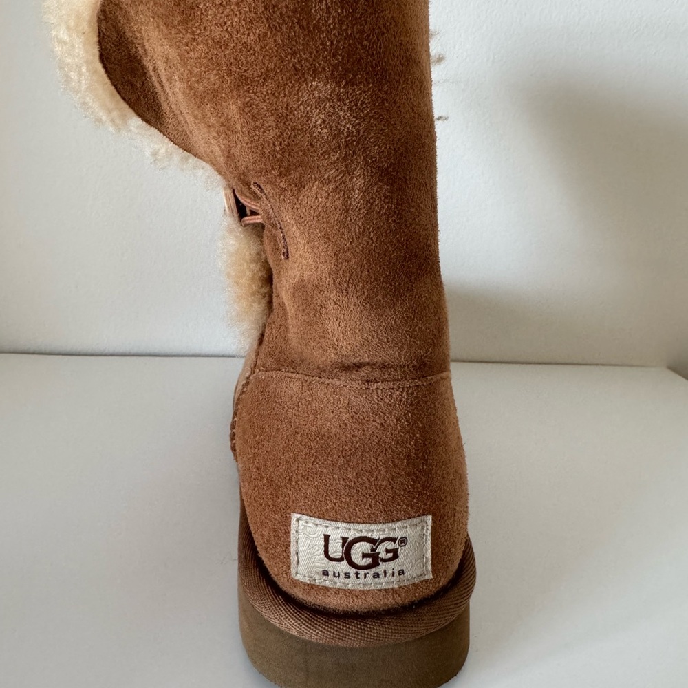 Ugg- Bailey Button - image 6